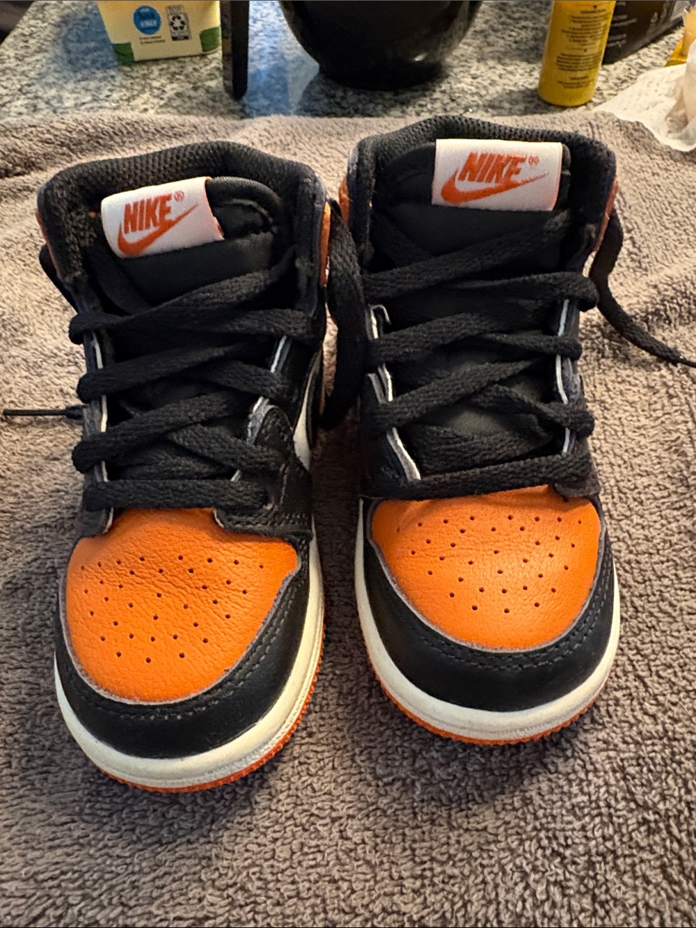 Jordan Retro 1 high shattered backboard